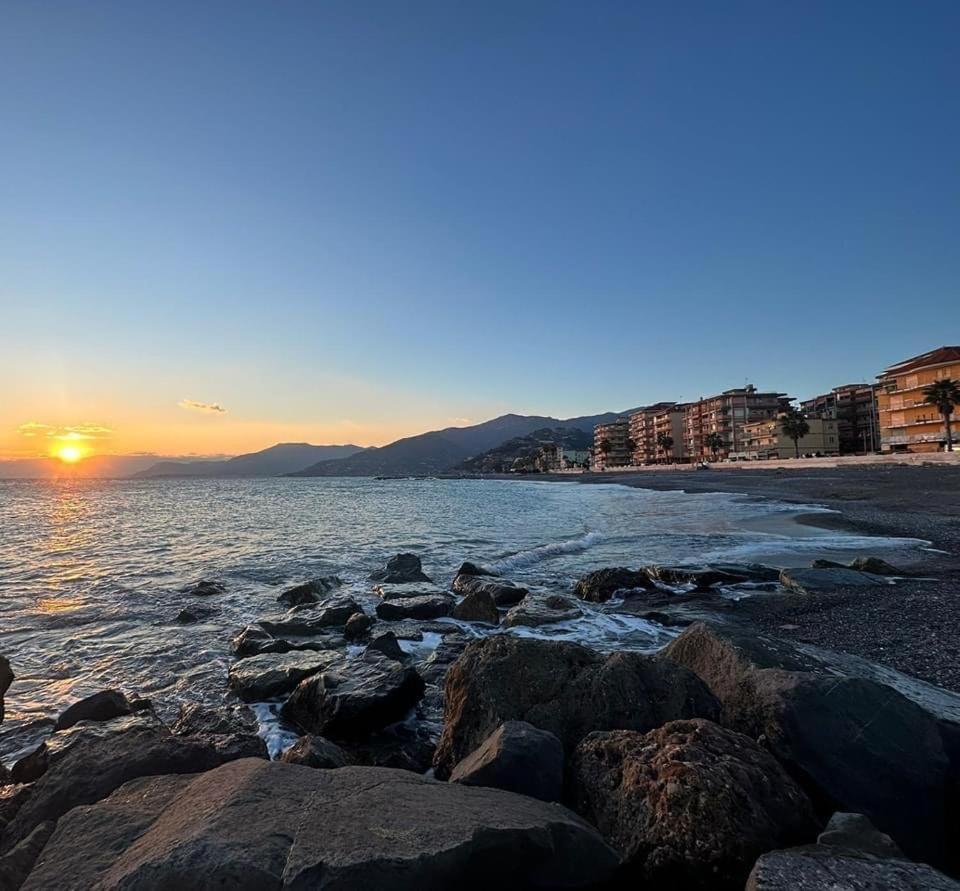 Ferienwohnung Da Dharma Ventimiglia Exterior foto